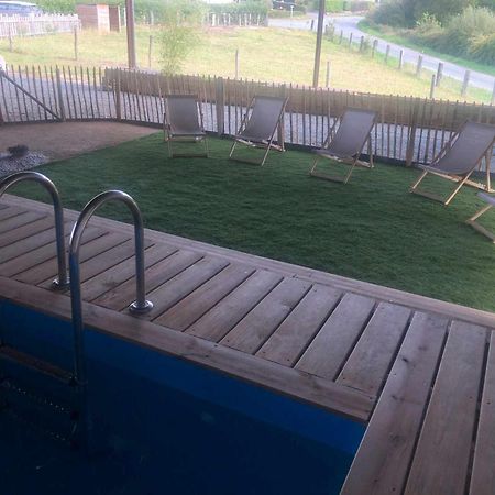 Le Petit Monty Gite Cote Jardin Saint-Malo-du-Bois Экстерьер фото