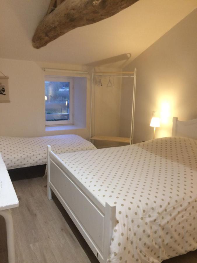 Le Petit Monty Gite Cote Jardin Saint-Malo-du-Bois Экстерьер фото