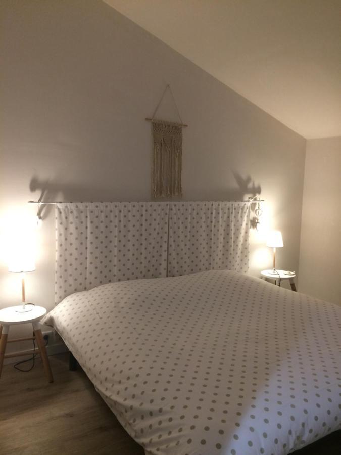 Le Petit Monty Gite Cote Jardin Saint-Malo-du-Bois Экстерьер фото