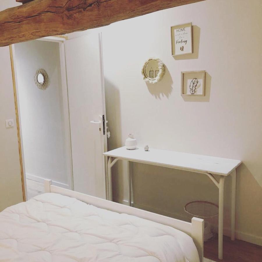 Le Petit Monty Gite Cote Jardin Saint-Malo-du-Bois Экстерьер фото