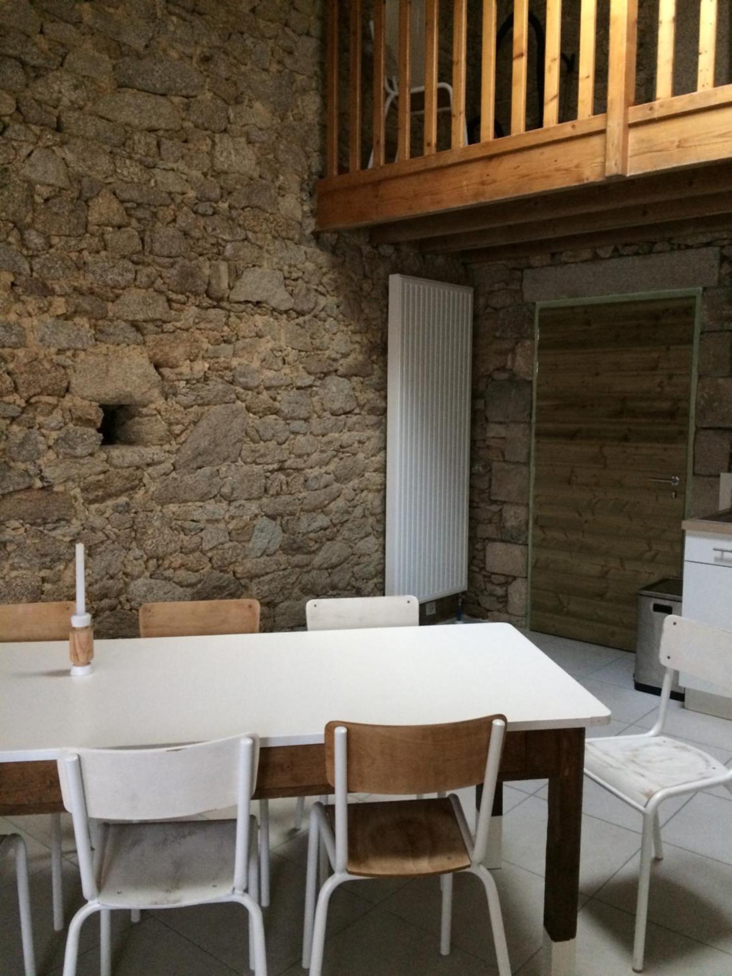 Le Petit Monty Gite Cote Jardin Saint-Malo-du-Bois Экстерьер фото